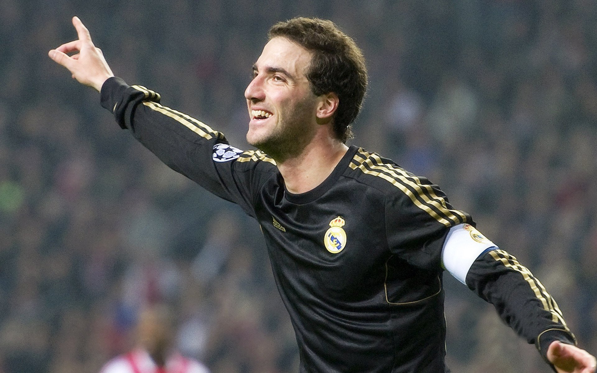 体育教育助力青少年全面发展,校园运动热潮再掀新篇章